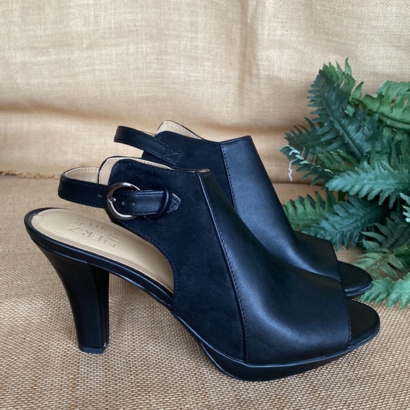 naturalizer dawn leather platform shootie